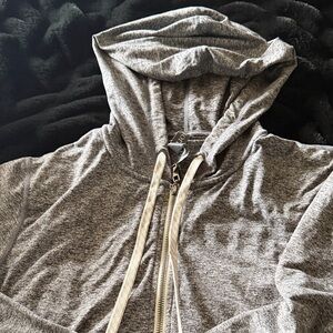 Vuori Heather asphalt Gray Zip-Up Hoodie.   Great condition